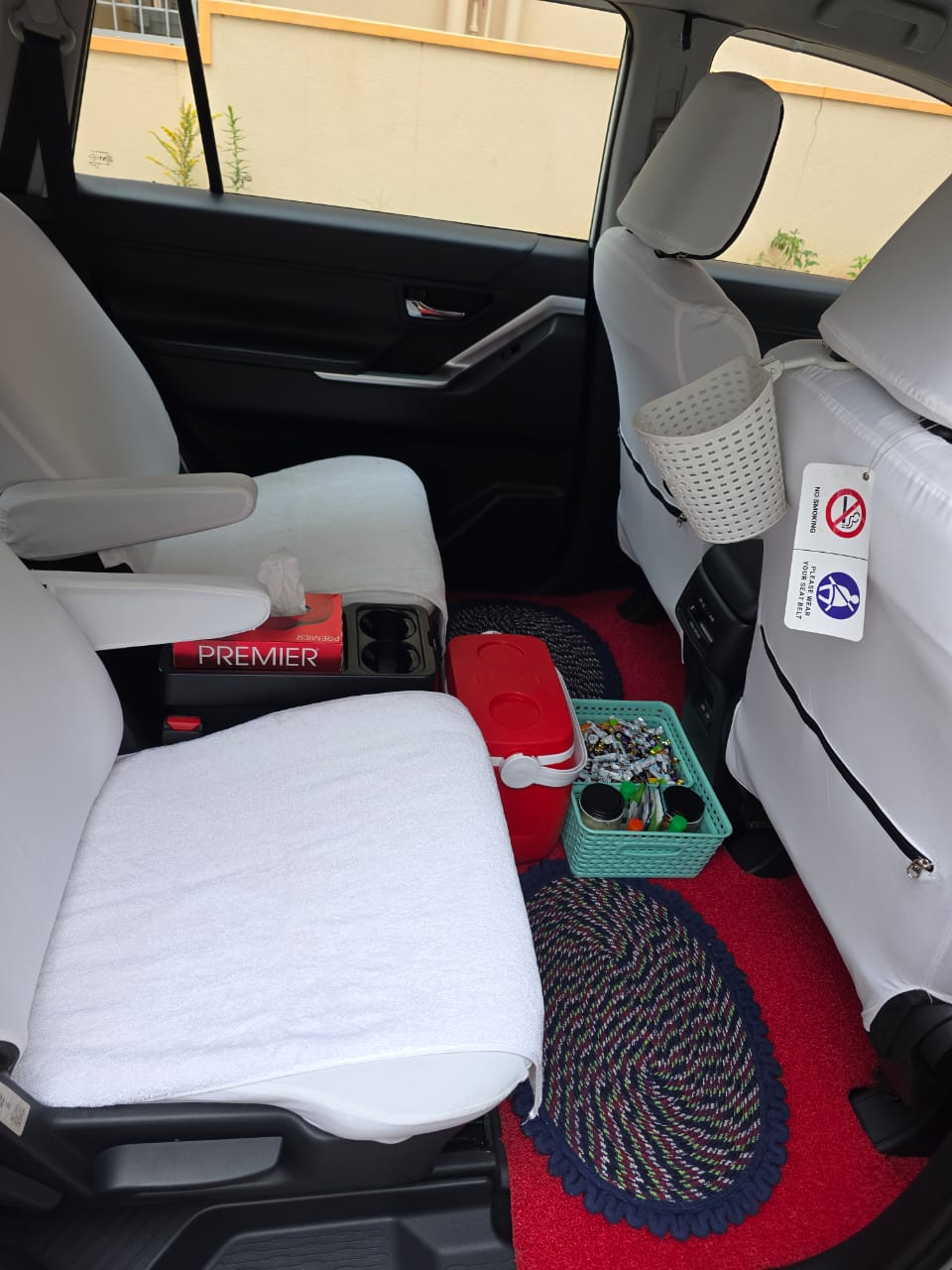 Legroom between rows with cool box and snack basket